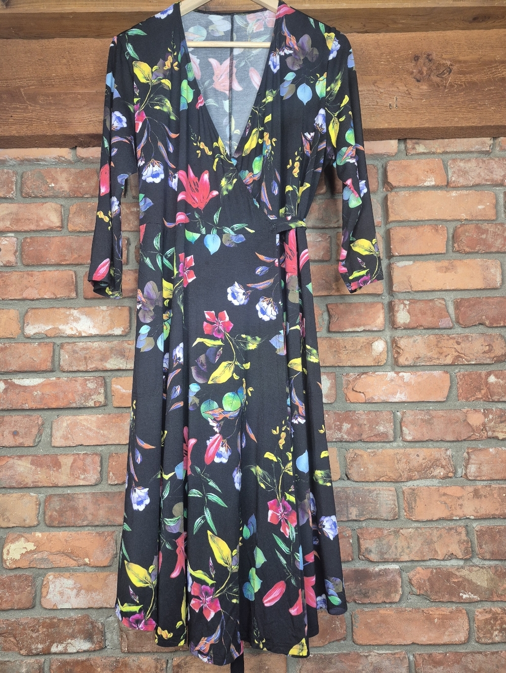 Blue Sky Bamboo Wrap Dress Floral Black Midi Medium Soft Stretch - Picture 2 of 6
